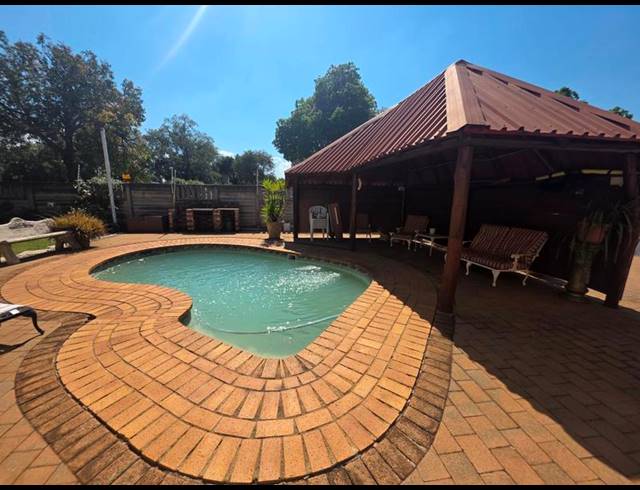 4 BEDROOM HOUSE FOR SALE IN PARKRAND